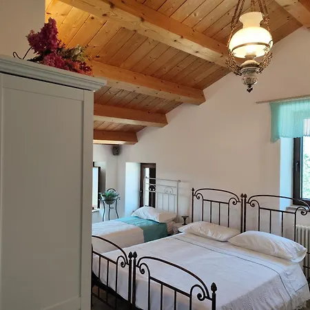 Graziesole Mattone Upstairs E Downstairs Κατάλυμα σε φάρμα Penna San Giovanni